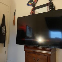 Flat Screen television Roku /with Remote Ready to go