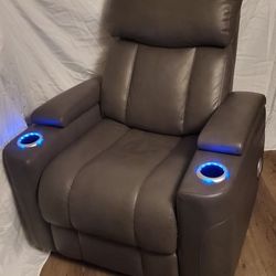Power Recliner  Chair W/ Bluetooth Speakers