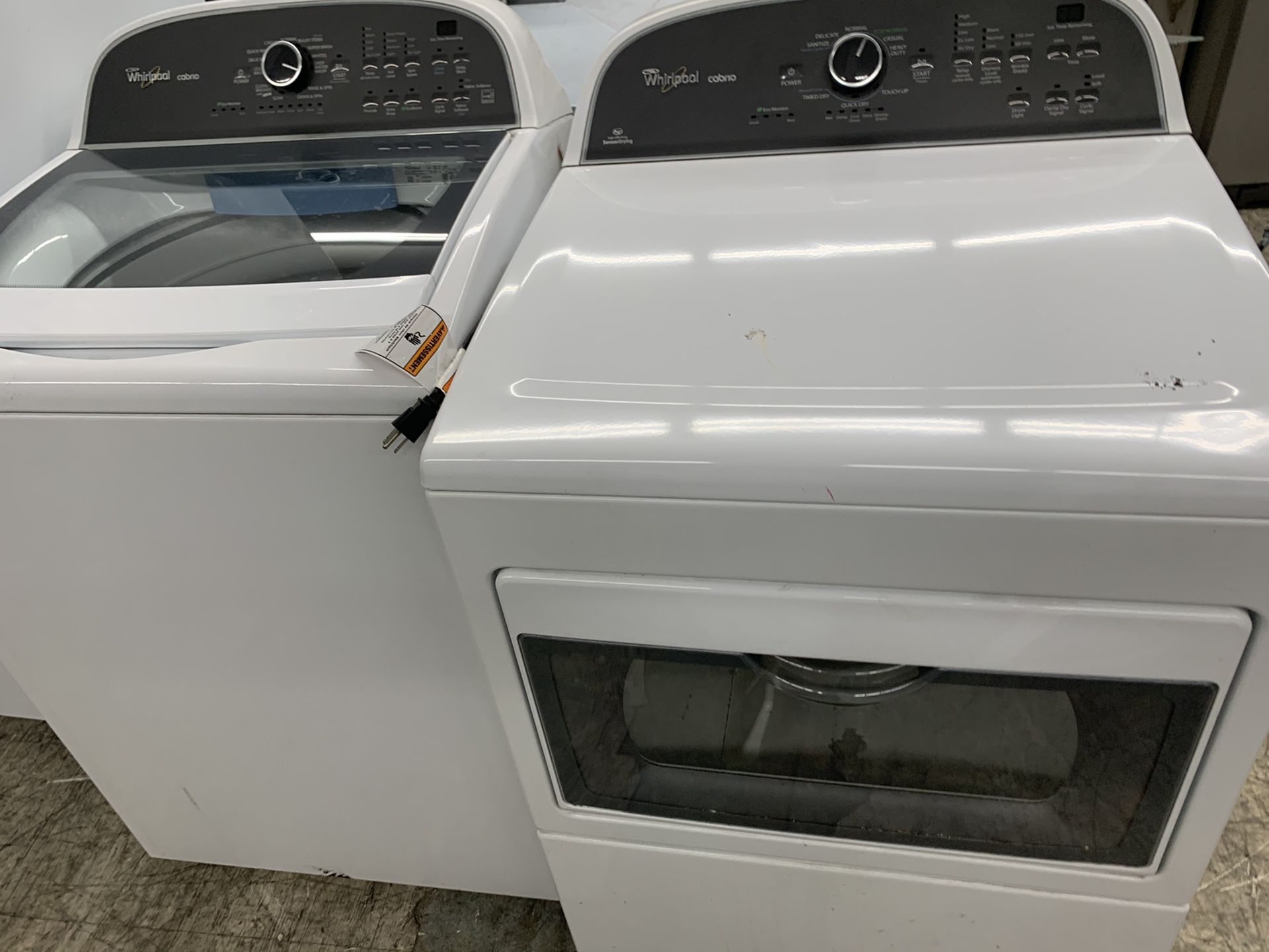 Whirlpool washer & dryer set in white used