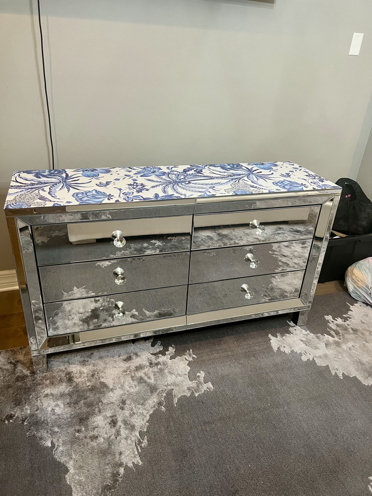 Mirrored 6 drawer dresser