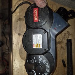 Ryobi radio/charger 9.6 volts with 2 batteries