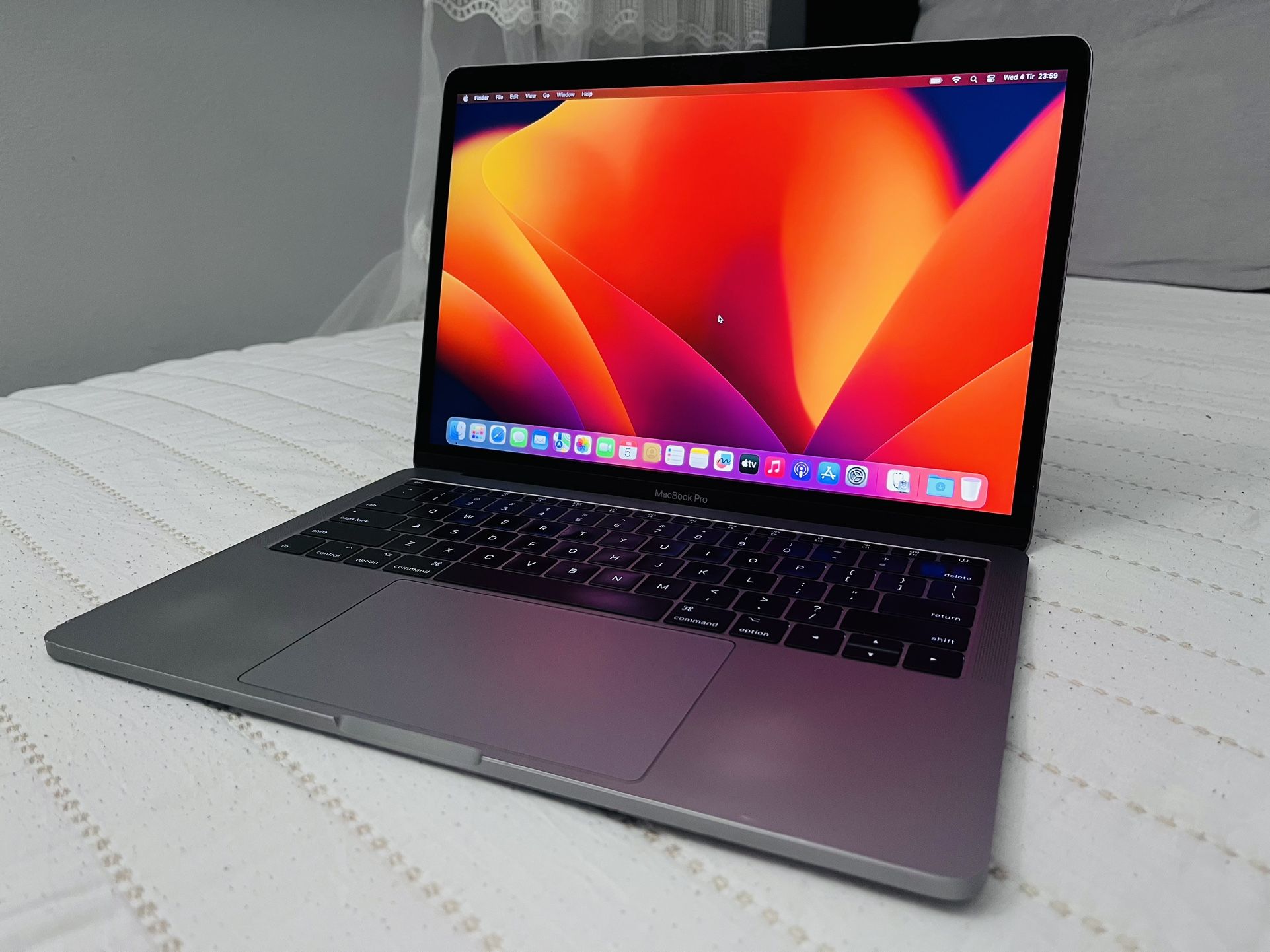 💻 MacBook Pro 13” (2017) – 8GB RAM | 256GB SSD | Model A1708 – Good Condition!
