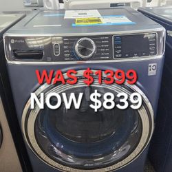 GE PROFILE 5.3 CU.FT.CAPACITY
SMART FRONT LOAD ENERGY
STAR WASHER WITH
ULTRAFRESH VENT SYSTEM+
WITH ODORBLOCK