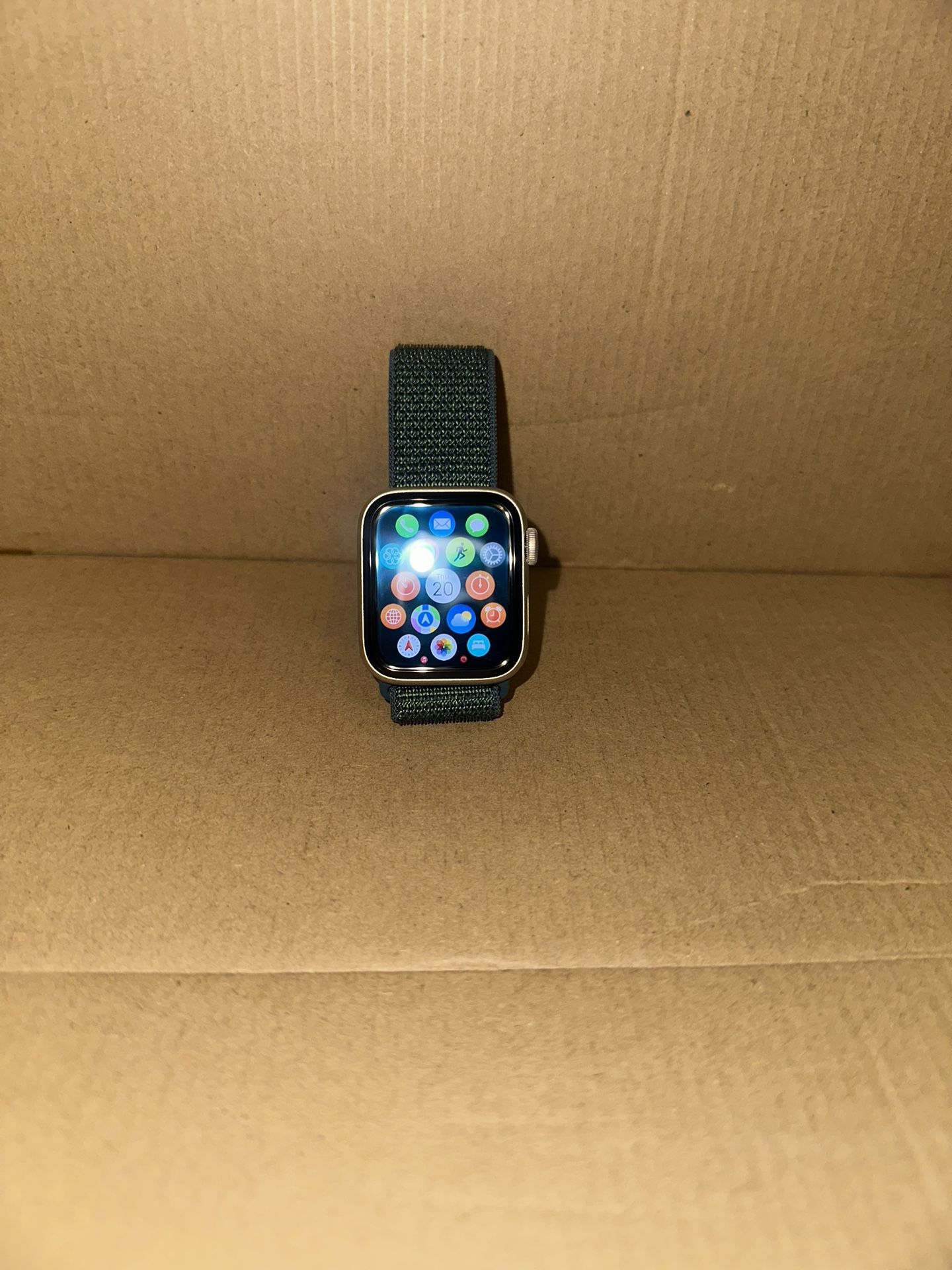 Apple Watch SE brand New 40mm