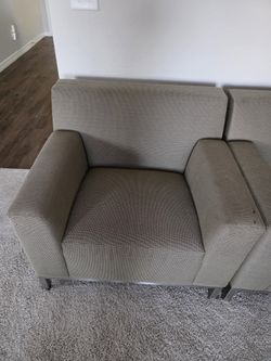 2 Individuals Chair/couch