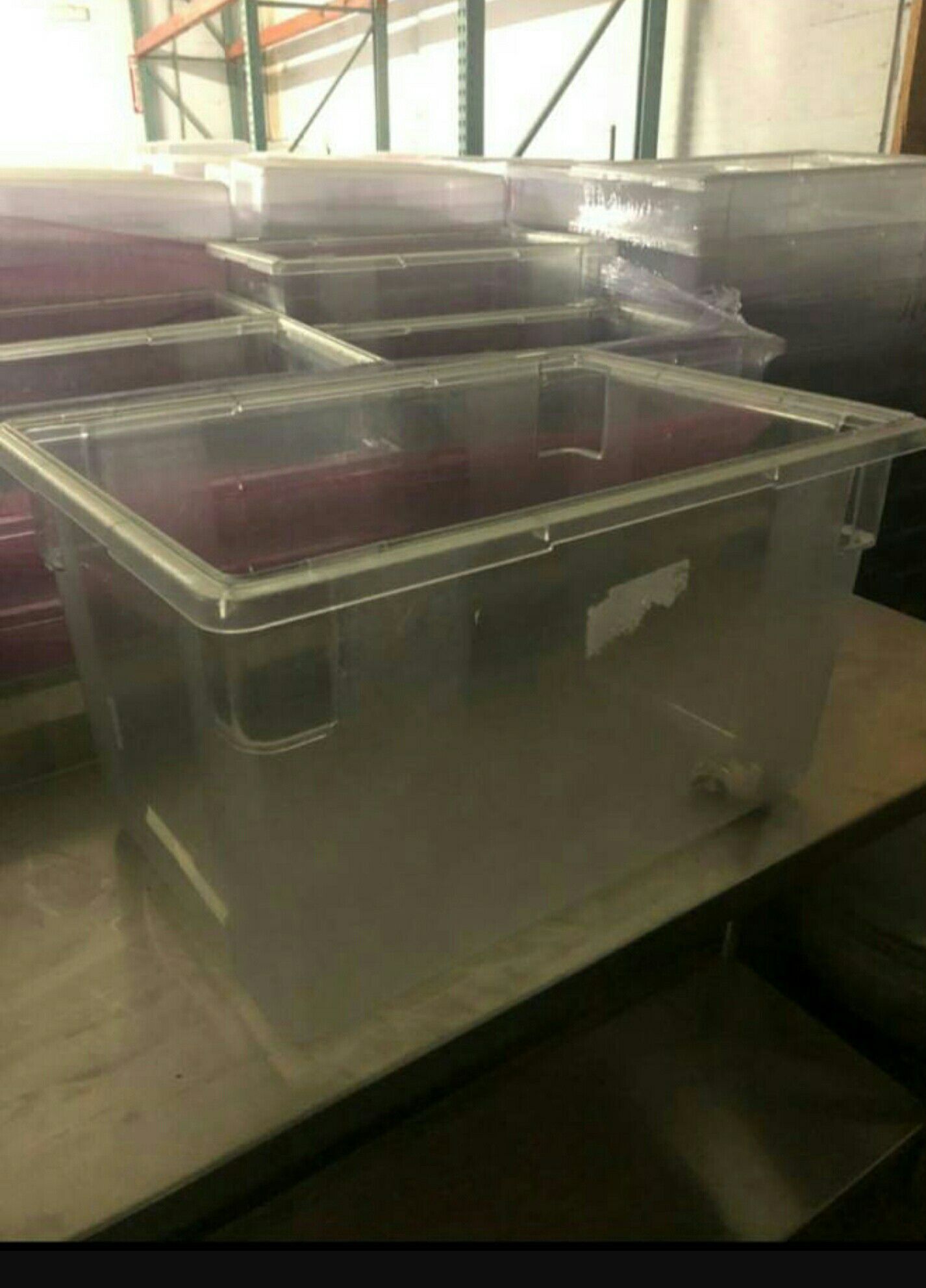 Carlisle Storage Boxes with Lids - 22 Gal. - Restaurant Equipment / Equipo de Restaurante