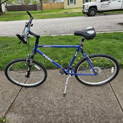 Mens 26in 21 Speed Trek Antelope 820 Mountain Bicycle With Taller Frame 