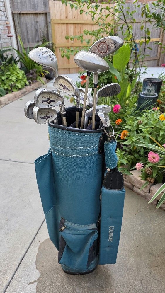 Women’s Wilson Golf Clubs w/bag