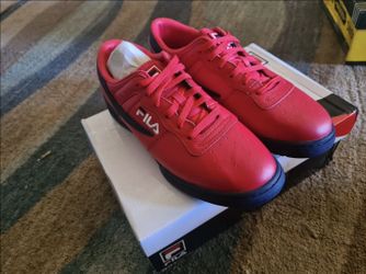 Fila Low-Top Sneakers Red 11 mens