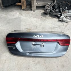 2019-2023 Kia Forte Trunk LID with Camara