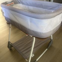 Baby Bassinet ONLY used for 1 week