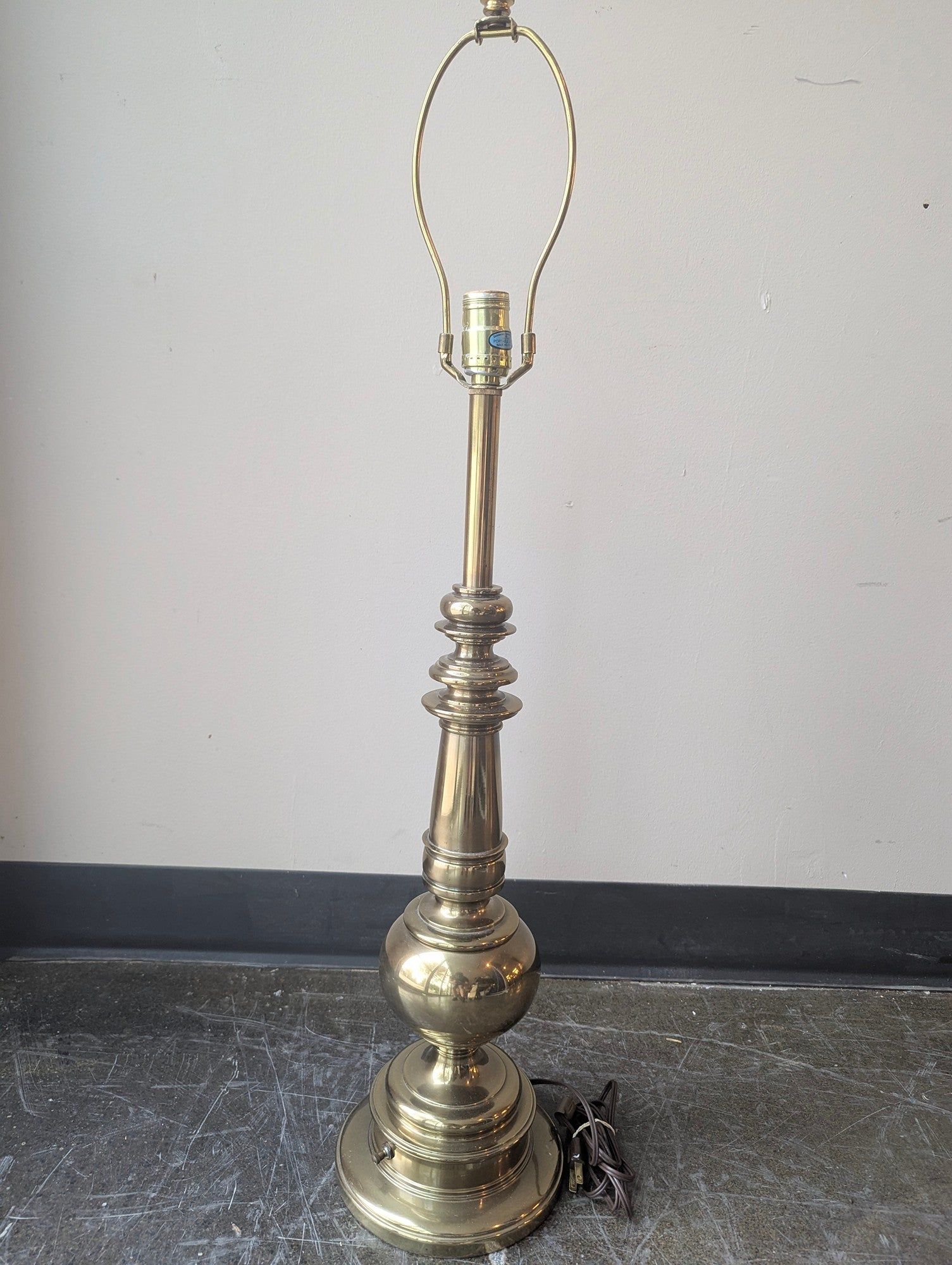 Vintage Brass Table Lamp with Ornate Turned Column