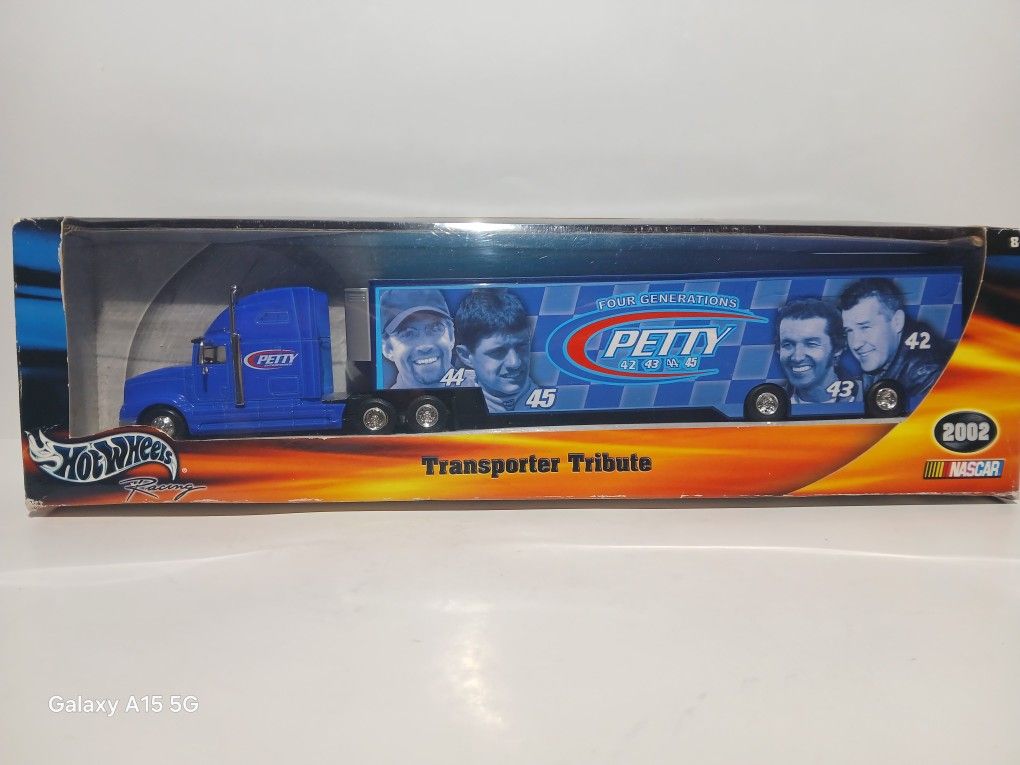 Hotwheels Transporter Tribute Petty Generations
