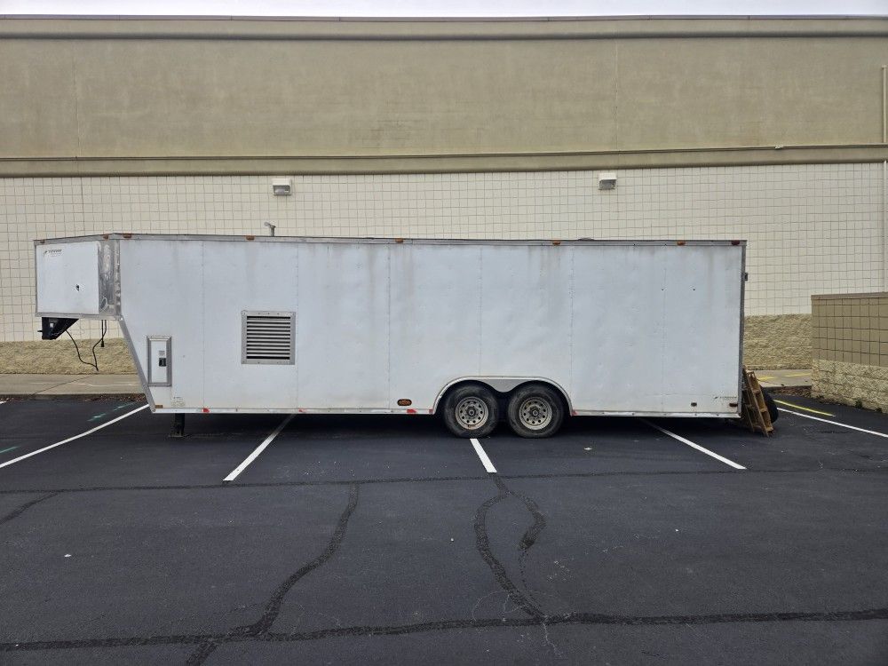 Trailer With John Deere Generator Room