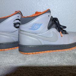 Jordan 1 Retro 94 Bobcats 