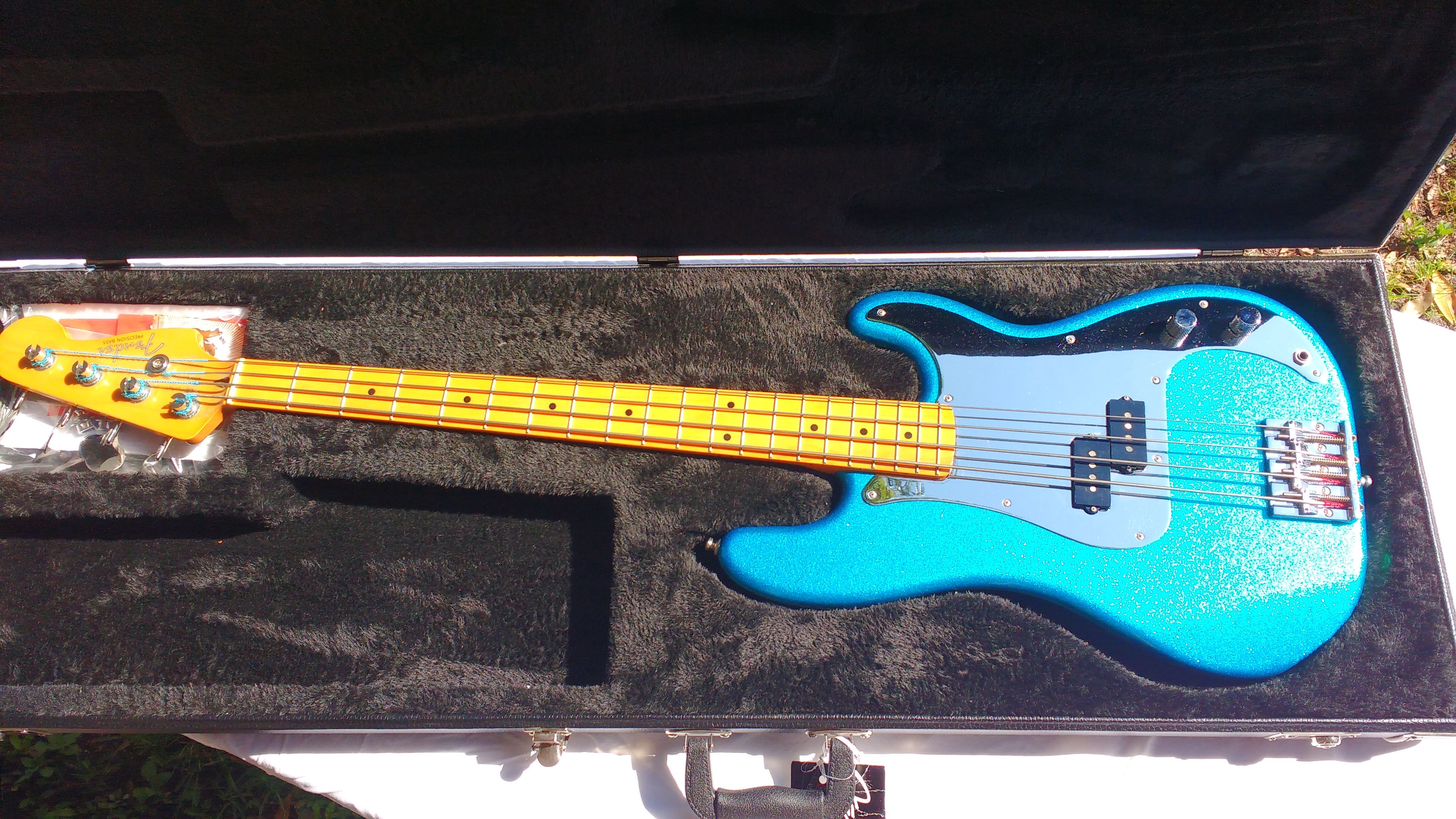 Fender Steve Harris signature Precision Bass - MIJ - Royal Blue Metallic - Flame Maple Neck - NEW