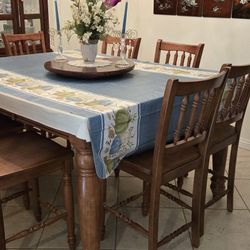 Expandable Dining Room Table w/8 Chairs 
