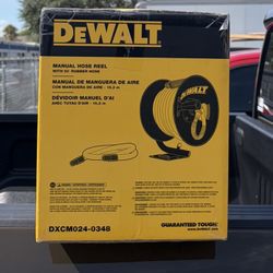 Dewalt Manual Hose Reel With 50” Rubber Hose Manguera De Aire Con Manual