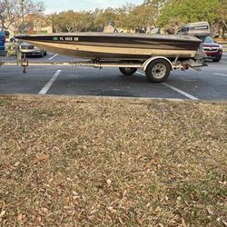 Hydra Sports Bass Boat