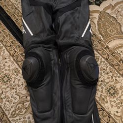 Dainese Leather Motorcycle Pants Size Medium