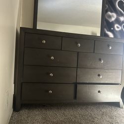 Dresser & Mirror 