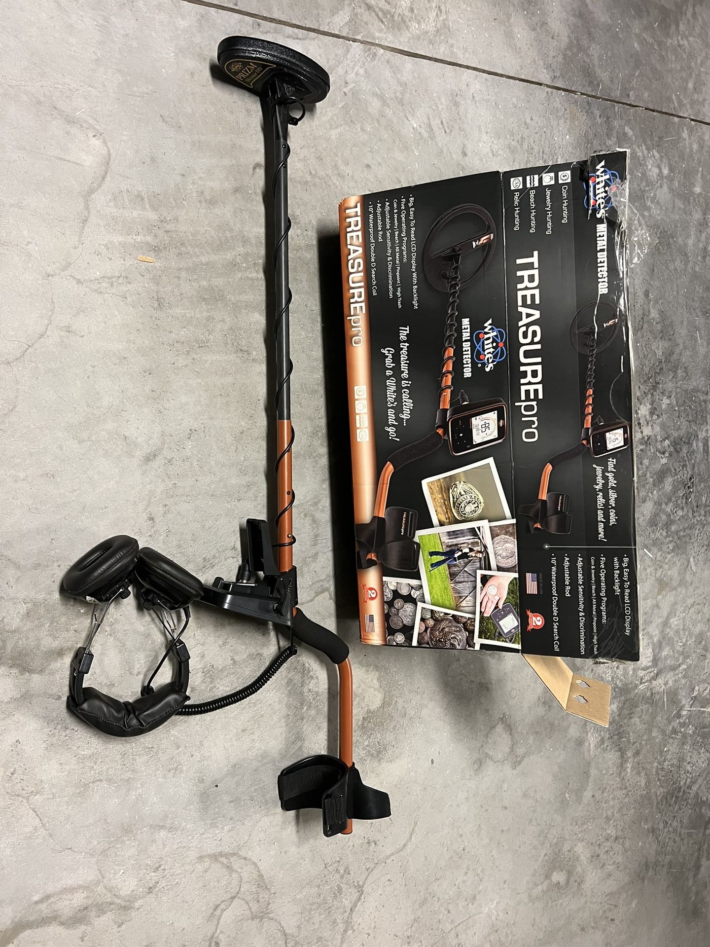 White’s Treasure Pro Metal Detector