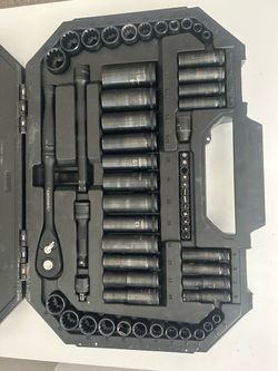 Husky Socket Set with Ratchet and Extensions