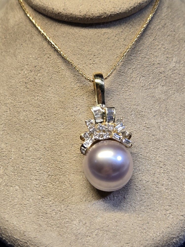 One 18k Yellow Gold 0.67ctw Diamond & Pink Mabe Pearl Pendant