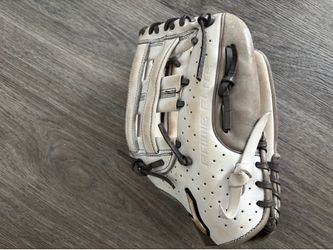 Glove - Mizuno - Girls Softball - 12 inch