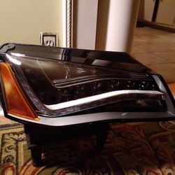 2013 Audi A8L right head light