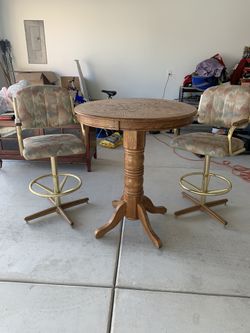 Pub table and two stools