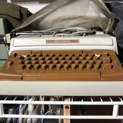 Retro Smith Corona 8000 Coronamatic Typewriter Mint