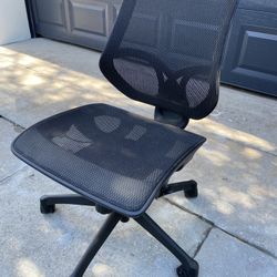 Like New Desk Chair. Little Use.