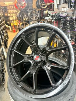 Aros para Dodge challenger en color negro brillante, tamaño 20 disponibles.