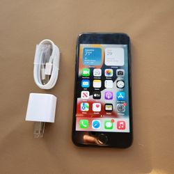 iPhone 7 - UNLOCKED - Like New  