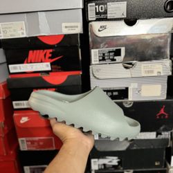 DS Adidas Yeezy Salt Slide size 11