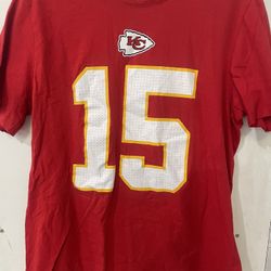 L Nike Patrick Mahomes Kansas City Chiefs T-shirt. Good condition. Authentic Nike.