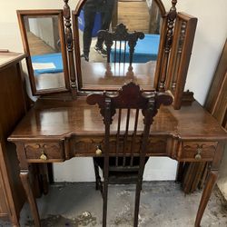 Antique bedroom set