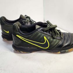 Nike Gato Indoor Soccer Shoes Men's 7 Black/Yellow/Camo Camouflage Botttoms