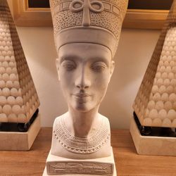 Vintage 1980s Egyptian Queen Nefertiti Bust Sculpture Statue,  Plaster, Cream Color  19 1/2" Ht