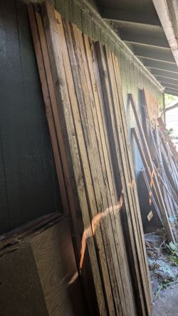 (44) 8' 2x4s