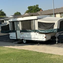 2000 Pop Up Camper