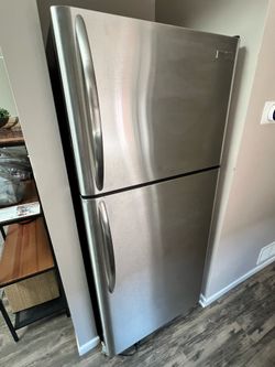 Frigidaire Electrolux (not cold)