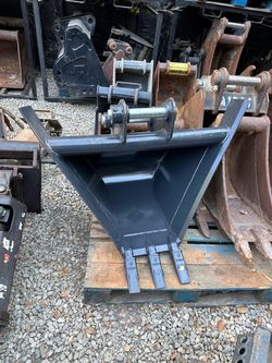Caterpillar 305 to 306 mini excavator v ditch bucket