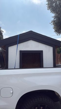 Black & White Dog House