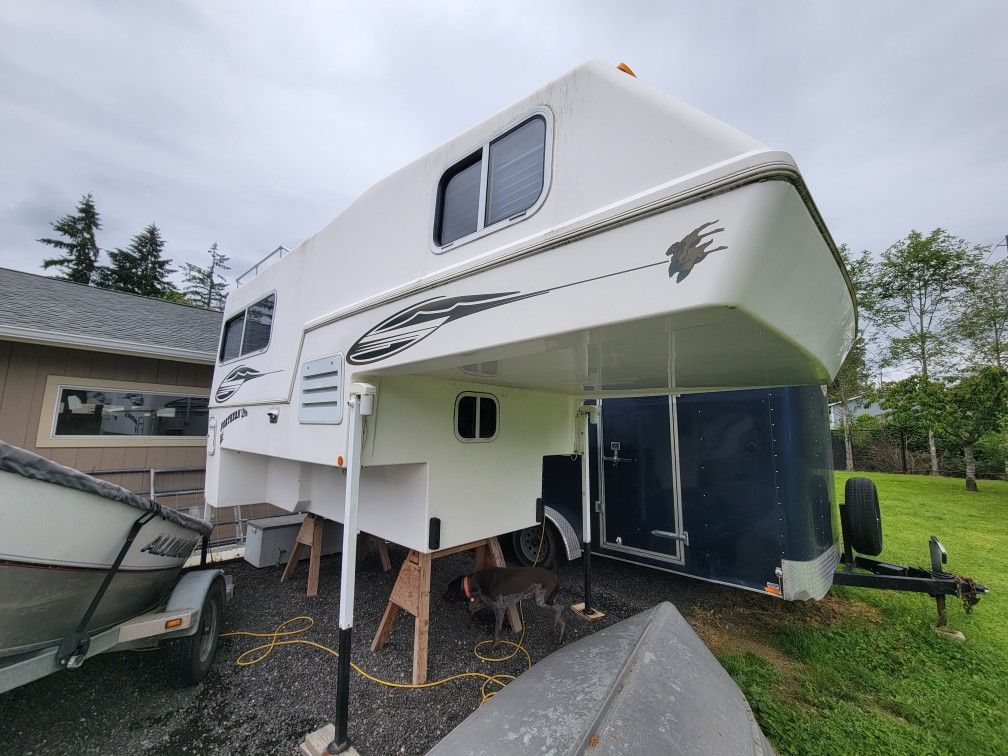 Northern Lite Camper 9'6"