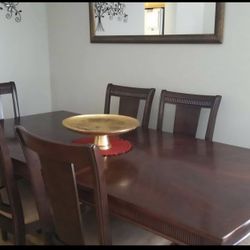 Beautiful Dinning Table. 