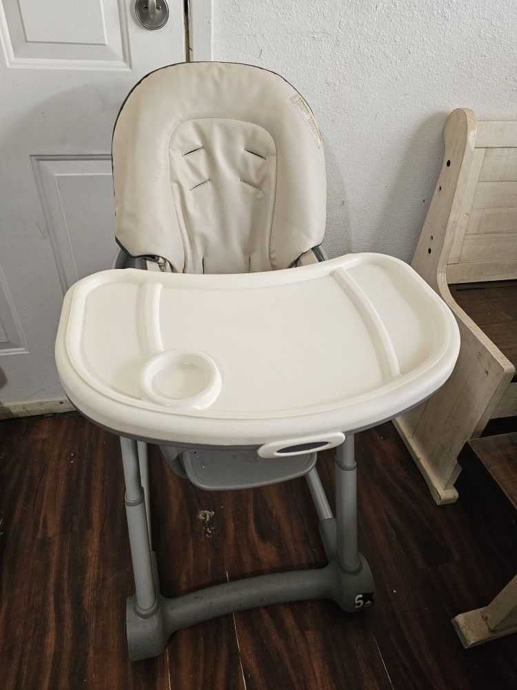 High Chair Graco