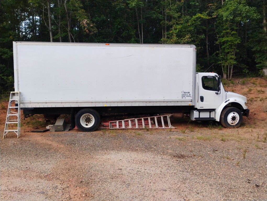 26 ' Box Truck