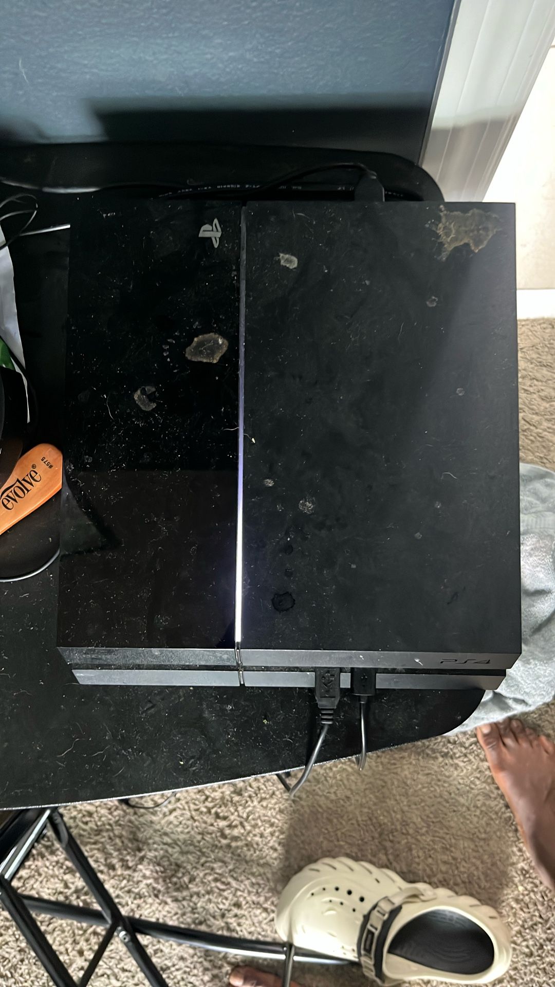 PlayStation 4 Slim With 2 Controllers